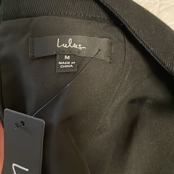 Embroidered mini skirt - Picture 3 of 4